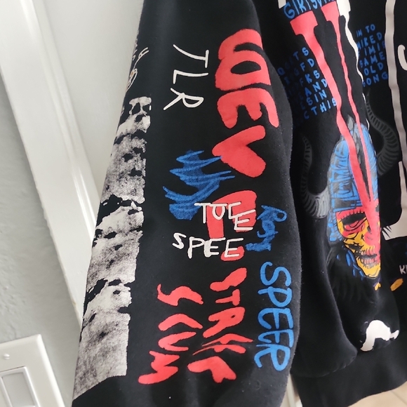 VLONE Graffiti Black Hoodie Streetwear with Multicolor Graphics - Picture 4 of 10